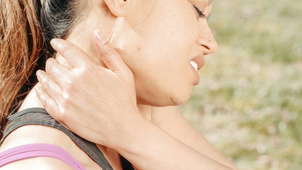 Raideur cervicale après activité physique