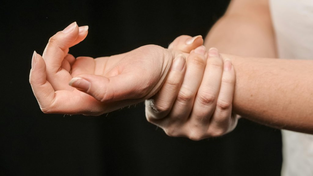 Symptôme arthrose poignet main